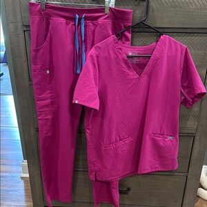 Figs Vivid Pink Scrub Set